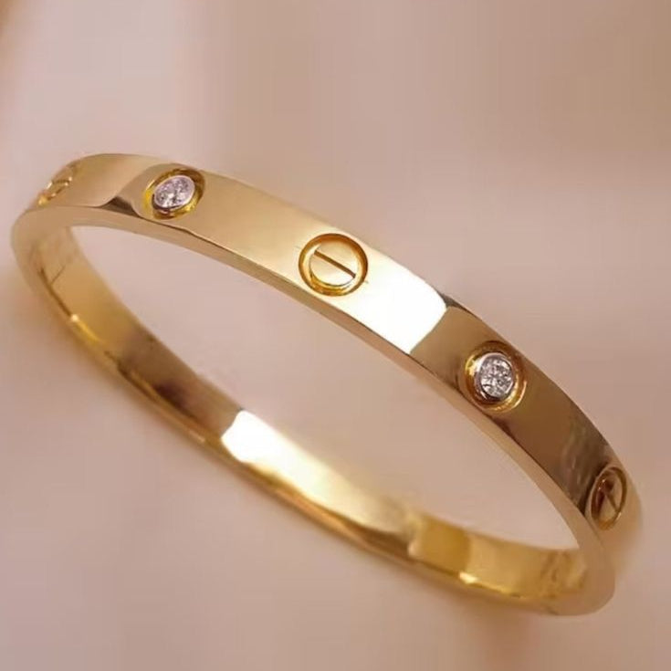 Luxury Screw Design Bracelet